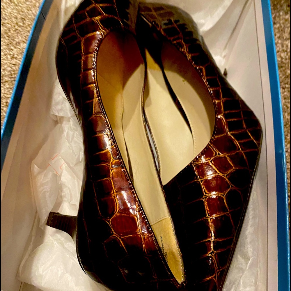 Ladies shoes